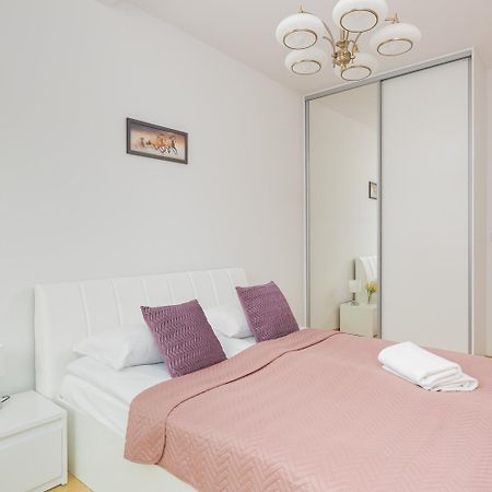 Dzielna Apartment Warsaw Wola By Noclegi Renters Exteriér fotografie