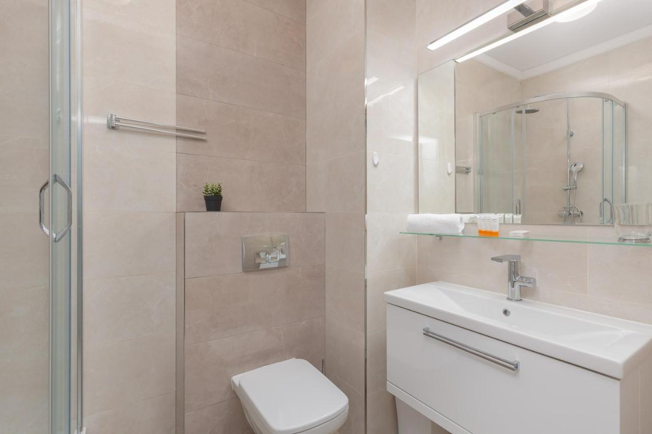 Dzielna Apartment Warsaw Wola By Noclegi Renters Exteriér fotografie